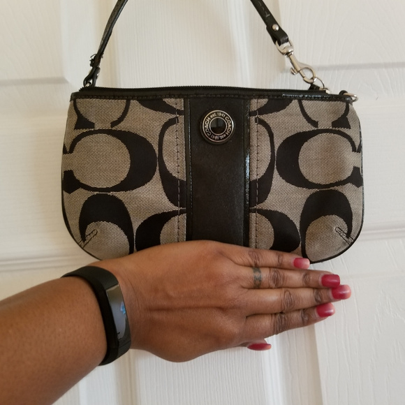 Coach Signature Canvas Wristlet  Clutch - Picture 7 of 7